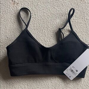 NWT Alo Head Start soft sports bra, Sz small
